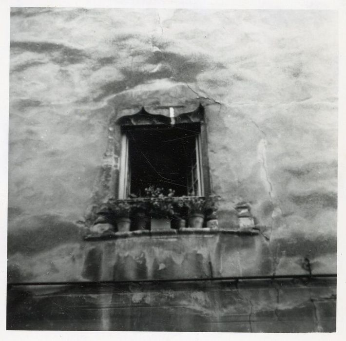 façade sur rue, détail d’une baie