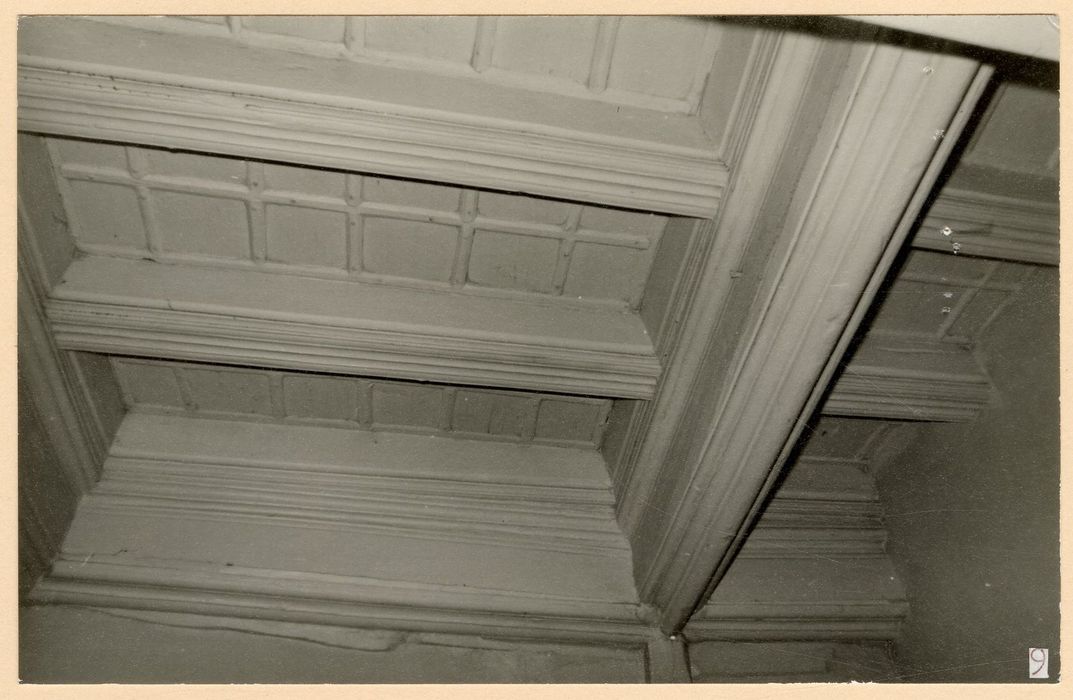 pièce non localisée, vue partielle du plafond