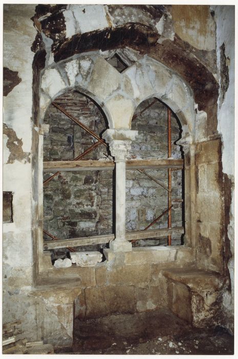 1er étage, grande salle, détail d’une baie géminée