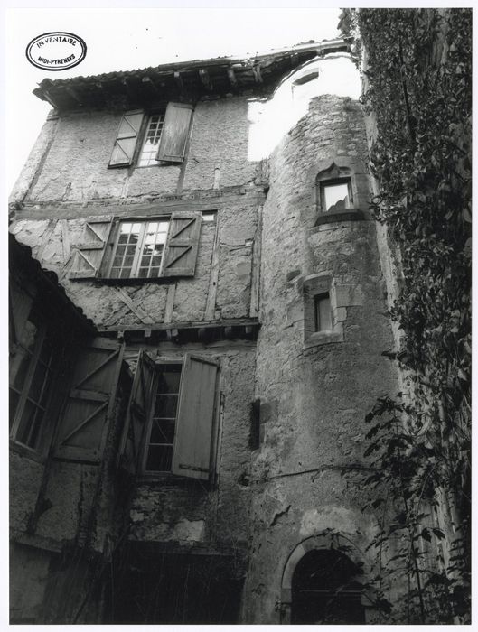 façade ouest sur la cour intérieure