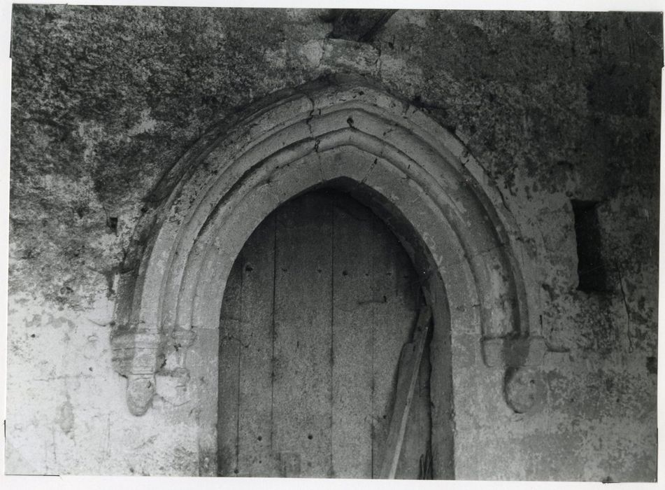 façade ouest, clocher à peigne