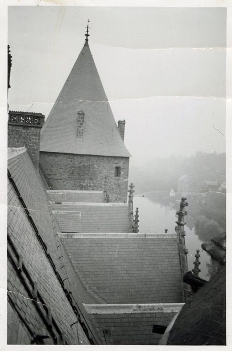 toitures, versant sud-ouest, vue partielle