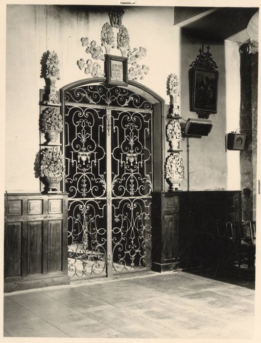 clôture des fonts baptismaux