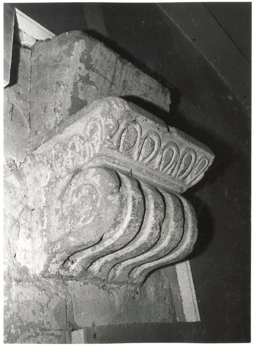 aile Renaissance, escalier, 2e étage, détail d’un corbeau