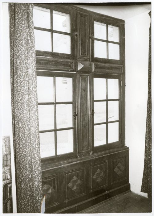 aile Renaissance, 1er étage, pièce non localisée, fenêtre à meneaux