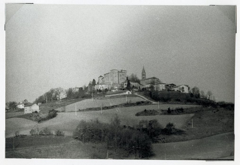 vue générale du château dans son environnement