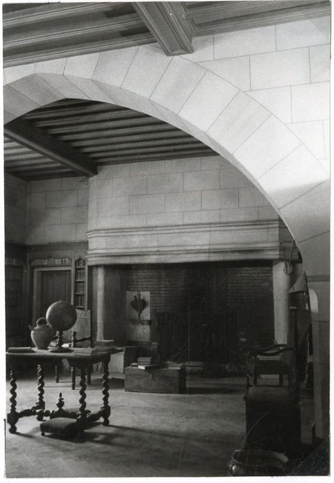 pièce non localisée, cheminée monumentale