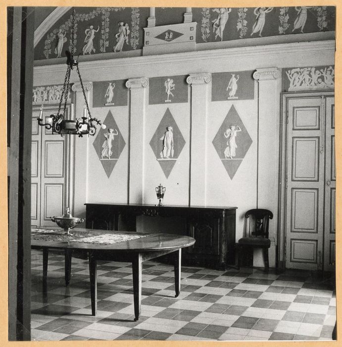 salle à manger, vue partielle des décors