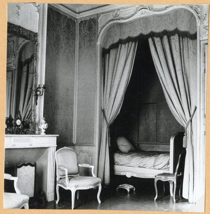 chambre, vue partielle