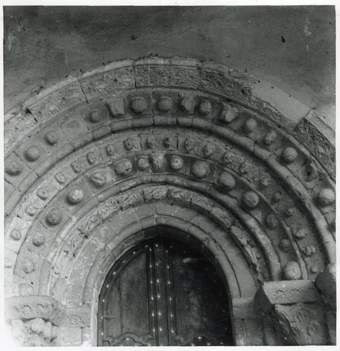 portail d’accès sud, détail des voussures