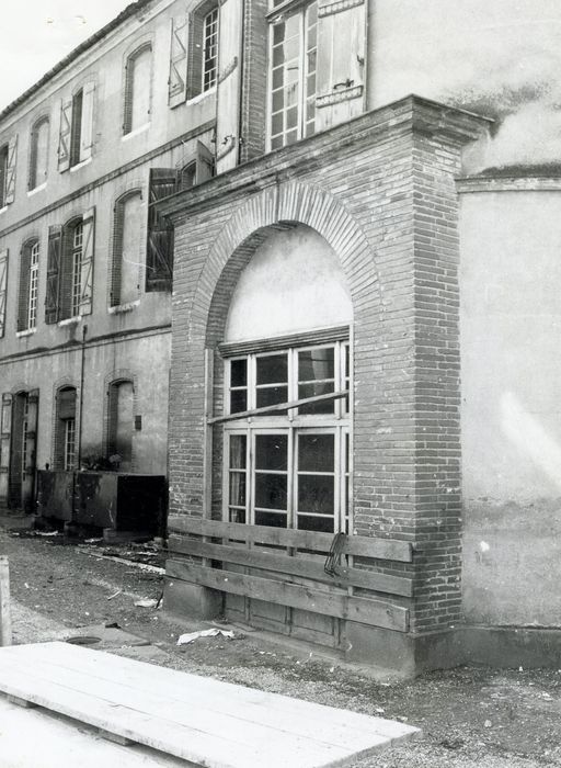 façade postérieure destinée à la destruction, vue partielle