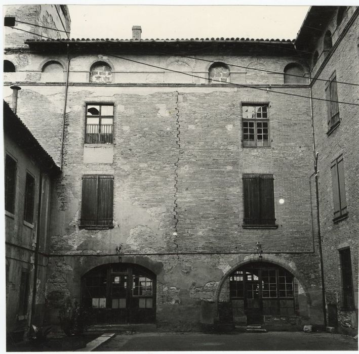 aile nord, façade sud sur cour