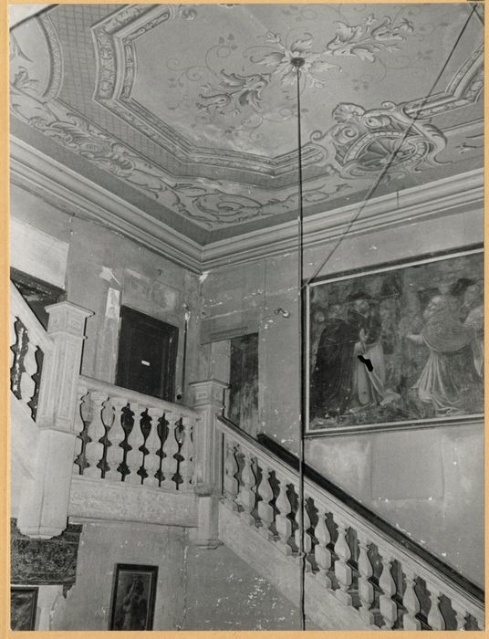 escalier monumental, vue partielle
