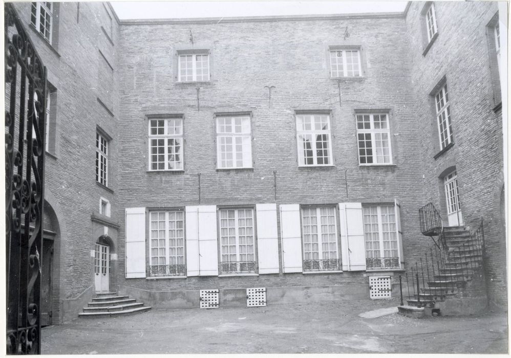 cour d’honneur, façade sud-ouest