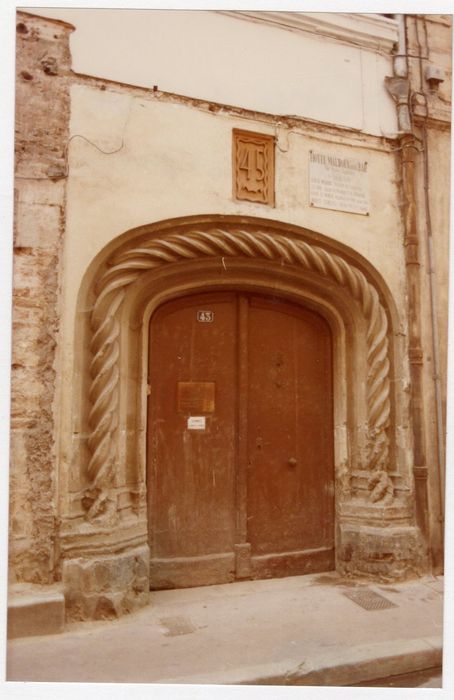 portail d’accès sur rue