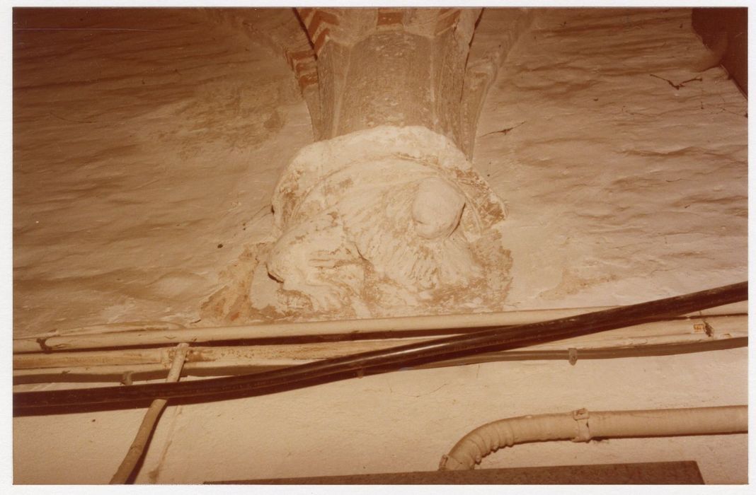 passage couvert d’accès à la rue, détail d’un cul-de-lampe