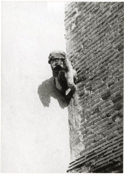 tourelle d’escalier, détail d’une gargouille