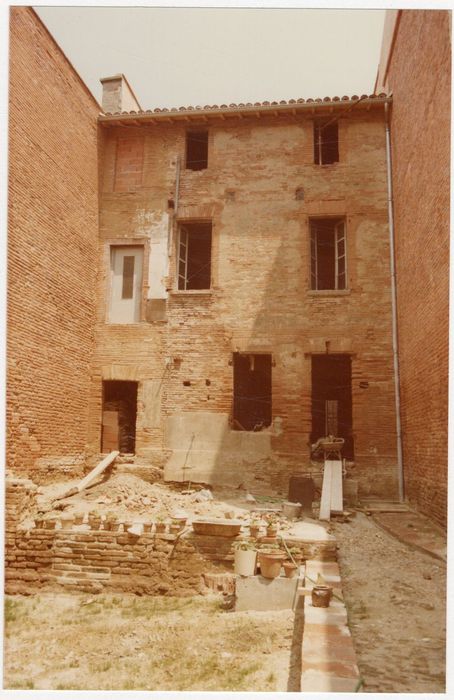 façade sur la seconde cour