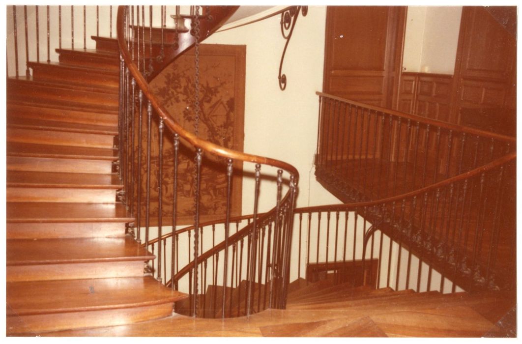 escalier, vue partielle