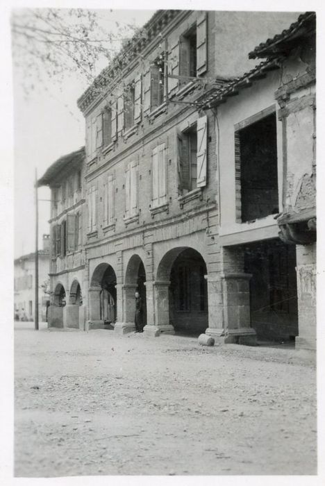 façades sur la place