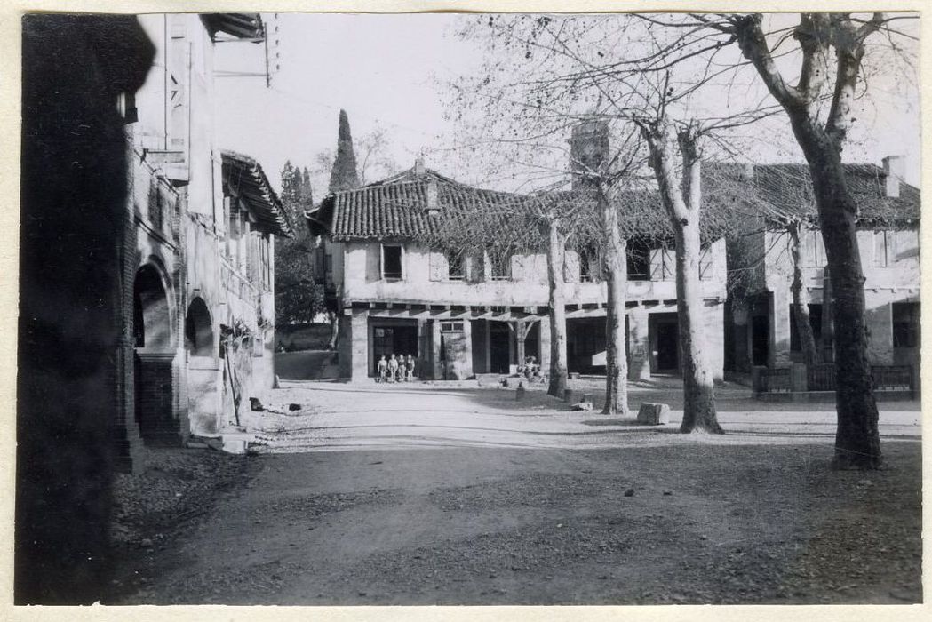 façades sur la place