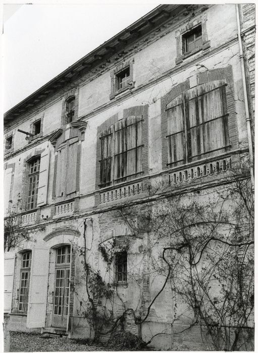 façade sud-ouest, vue partielle