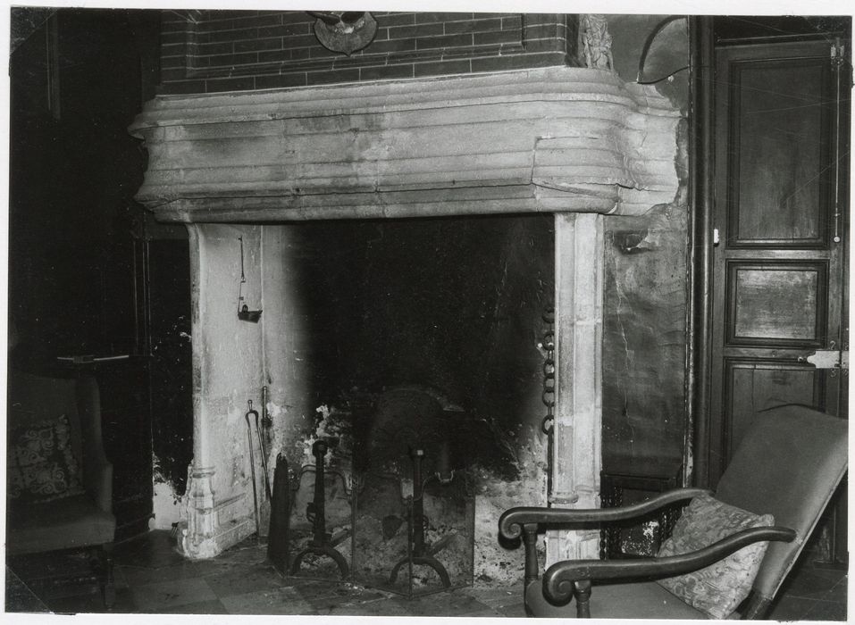 salle à manger, cheminée monumentale