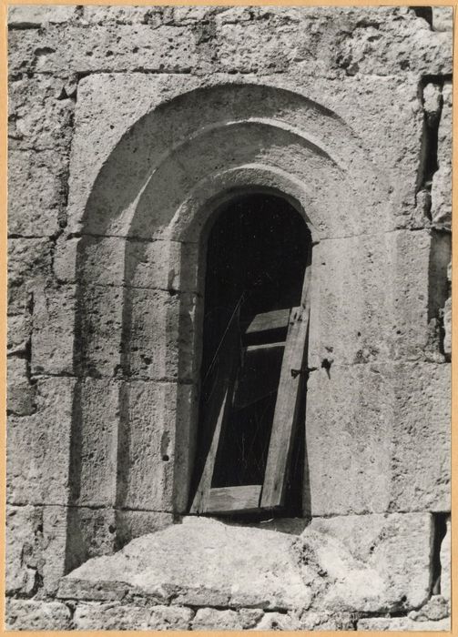 façade latérale sud-est, détail d’une baie