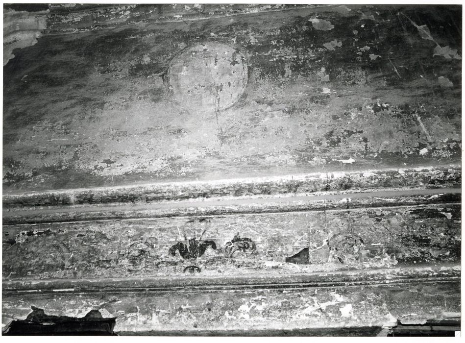 2e étage, grande salle, cheminée monumentale, détail des peintures du linteau