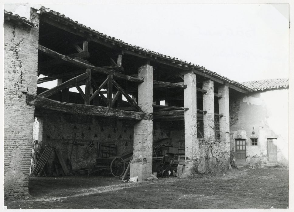 communs (ancien grenier-séchoir à pastel)