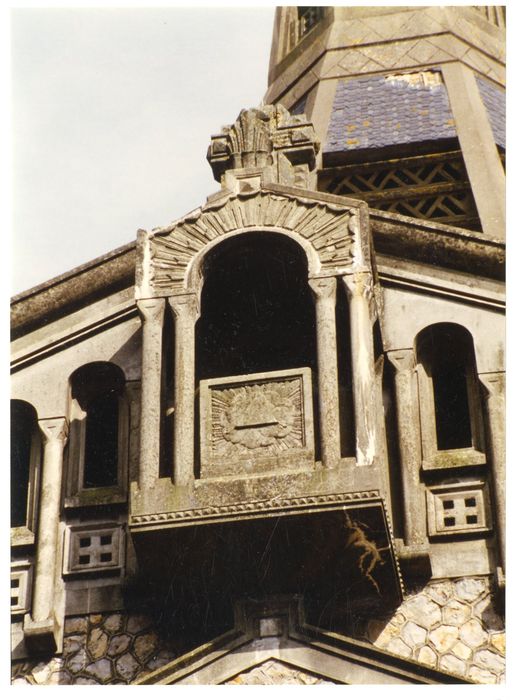 façade ouest, détail de la logette