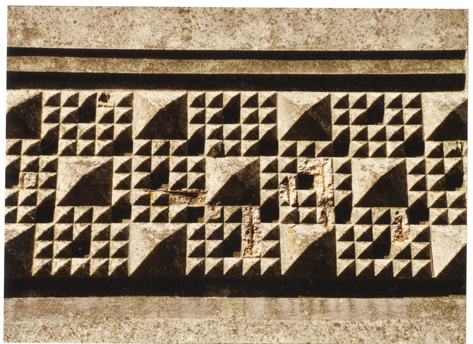 façade ouest, détail du décor