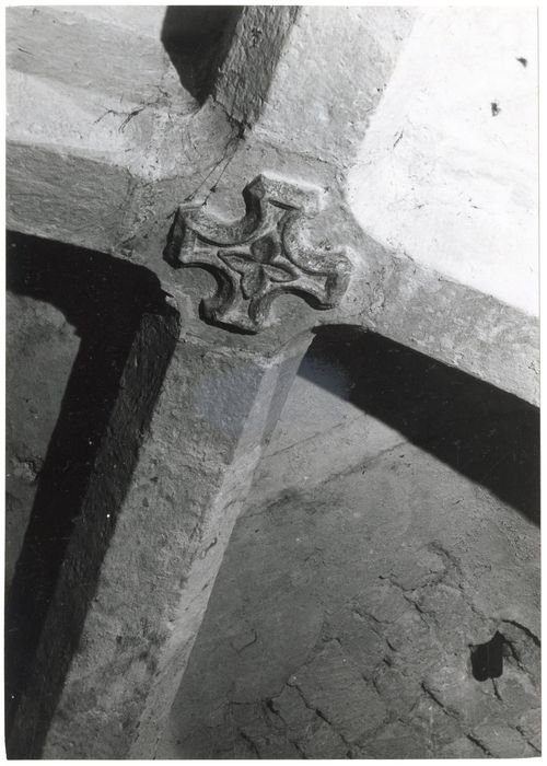 crypte, détail d’une clef de voûte