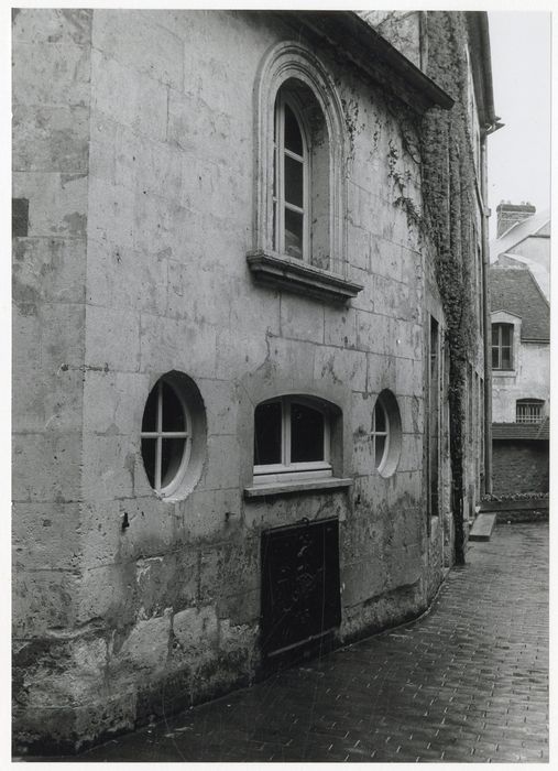 cour haute, façade est