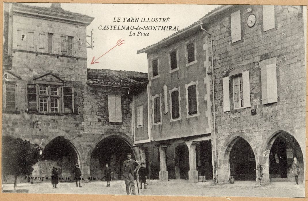 façades sur la place