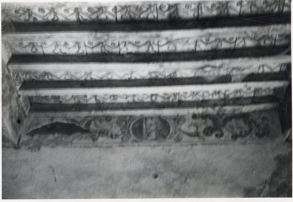 pièce non localisée, vue partielle du plafond peint