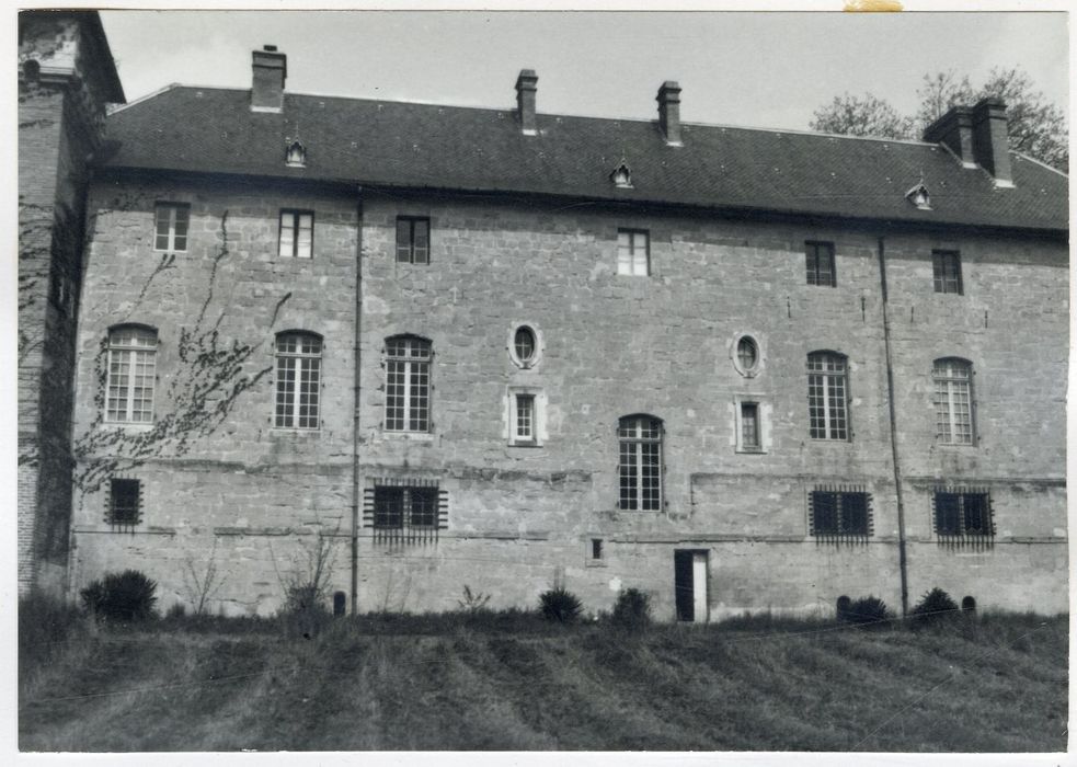 façade sud-ouest, vue partielle