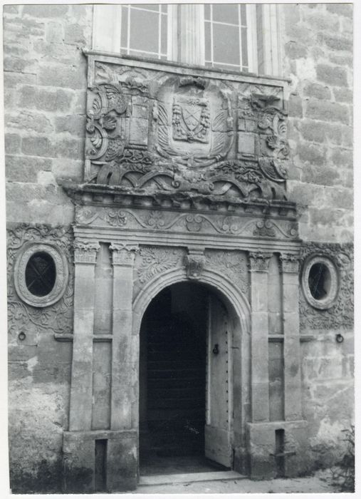 façade sud-est, porte d’accès