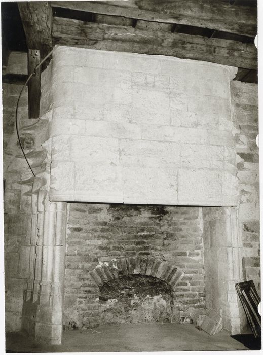 3e étage, cheminée monumentale