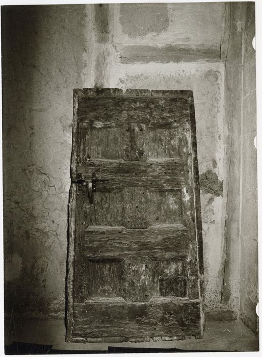 vantail de la porte d’accès à la chapelle