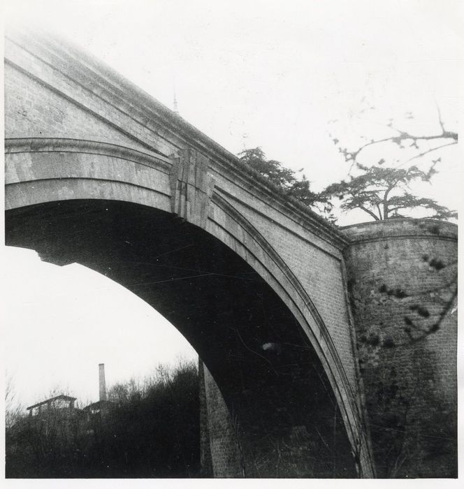 vue partielle du pont depuis l’aval