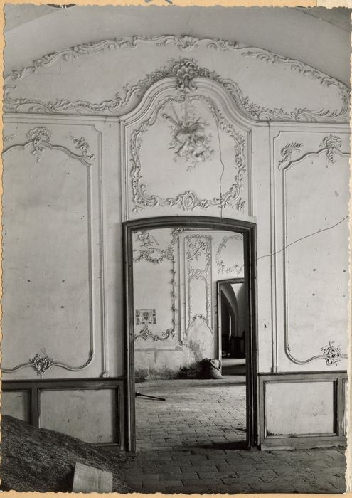rez-de-chaussée, grand salon, vue partielle des décors