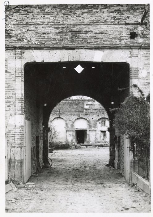 cloître, galerie sud, porche d’accès
