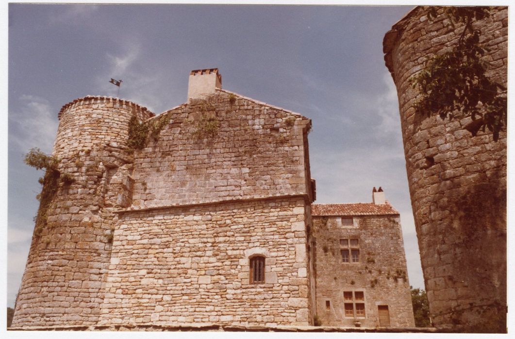 façade sud-ouest, vue partielle