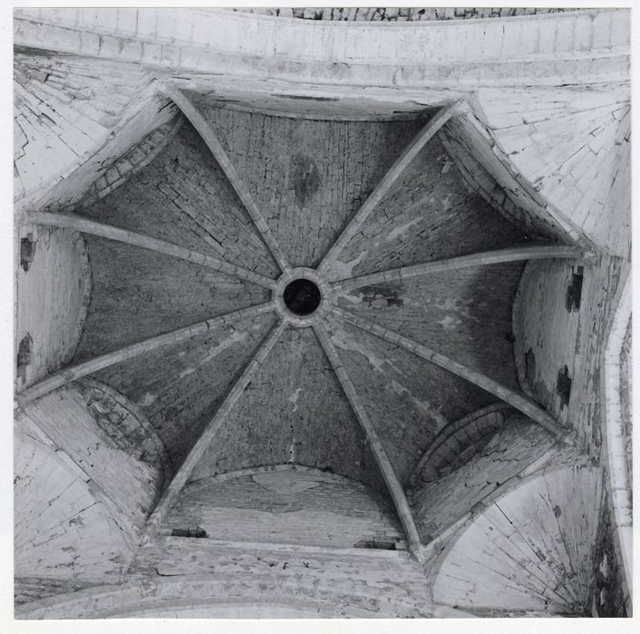 coupole de la croisée du transept de l’église abbatiale