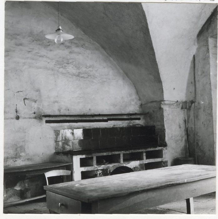 logis abbatial, aile sud, rez-de-chaussée, cuisine, vue partielle
