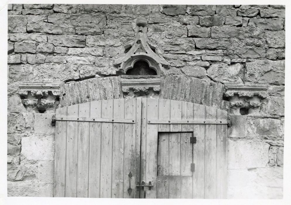 chapiteaux du cloître remployés