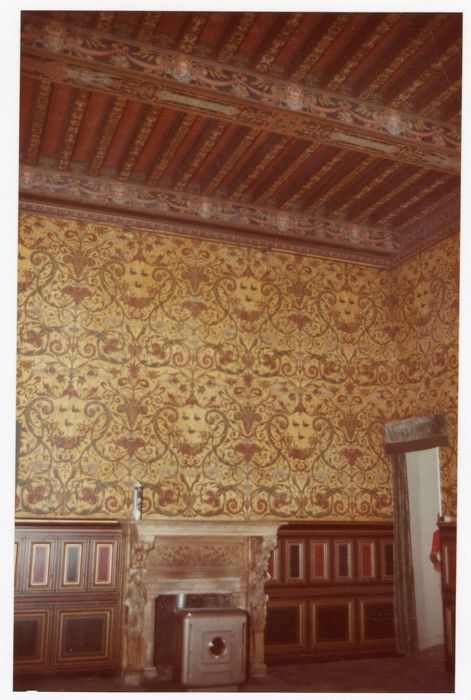 chambre du maître, vue partielle des décors