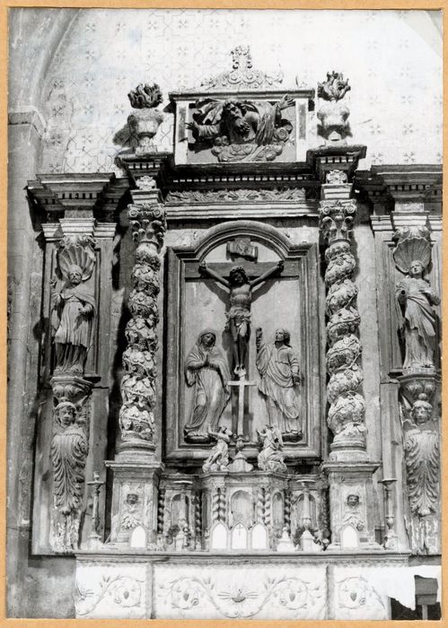 retable, tabernacle, bas-relief : Crucifixion