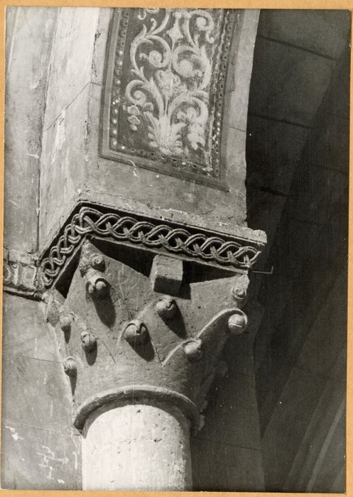 détail d’un chapiteau sculpté